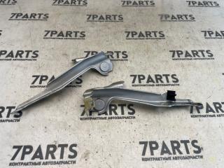 Крепление капота TOYOTA PLATZ SCP11 1SZFE 3 ракурс