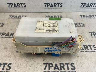 Блок предохранителей MITSUBISHI PAJERO V73W 6G72 MR268581 1 ракурс