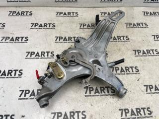 Педаль стояночного тормоза TOYOTA CROWN JZS171 1JZFSE 4 ракурс