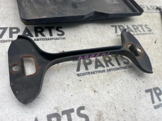 Крепление аккумулятора SUBARU FORESTER SF5 EJ201DWXVE 2 ракурс
