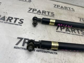 Амортизатор капота MITSUBISHI DIAMANTE F36A 6G72 2 ракурс Амортизатор капота MITSUBISHI DIAMANTE F36A 6G72 2 ракурс