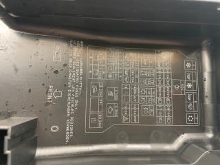 Блок предохранителей MITSUBISHI PAJERO V73W 6G72 ,MR583211 5 ракурс