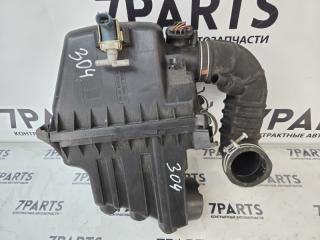 Корпус воздушного фильтра TOYOTA IST NCP61 17700-21050 3 ракурс Корпус воздушного фильтра TOYOTA IST NCP61 17700-21050 3 ракурс