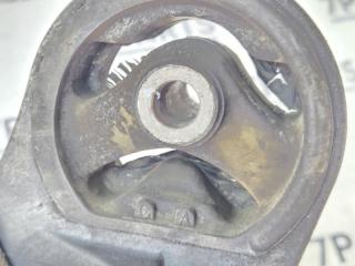 Подушка двигателя задняя HONDA CIVIC FERIO ES1 D15B 5 ракурс Подушка двигателя задняя HONDA CIVIC FERIO ES1 D15B 5 ракурс