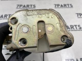 Замок двери левый задний TOYOTA VITZ SCP10 1SZFE 6934052030 5 ракурс
