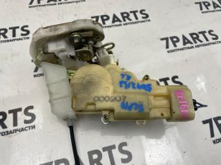 Замок двери левый задний TOYOTA VITZ SCP10 1SZFE 6934052030 3 ракурс