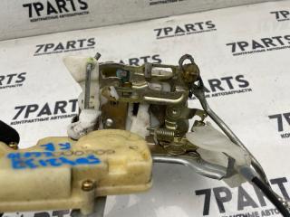 Замок двери правый передний TOYOTA VITZ SCP10 1SZFE 6931052240 3 ракурс