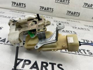 Замок двери правый задний TOYOTA VITZ SCP10 1SZFE 6933052030 3 ракурс