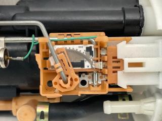Бензонасос MITSUBISHI CHARIOT GRANDIS N84W 4G64 2 ракурс