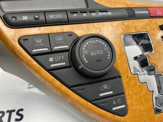 Климат-контроль TOYOTA ISIS ZNM10 1ZZFE 88650-44410 5 ракурс