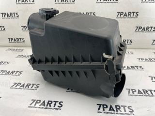 Корпус воздушного фильтра TOYOTA ISIS ZNM10 1ZZFE 17700-22120 3 ракурс