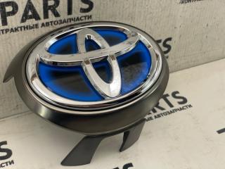 Эмблема передняя TOYOTA SAI AZK10 2AZFXE 76811-75040 2 ракурс