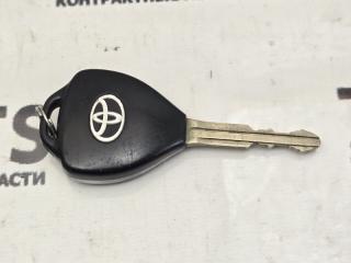 Ключ зажигания TOYOTA ISIS ZNM10 1ZZFE 2 ракурс