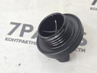 Крышка масляной горловины TOYOTA CROWN GRS182 3GRFSE 1218021010 3 ракурс Крышка масляной горловины TOYOTA CROWN GRS182 3GRFSE 1218021010 3 ракурс