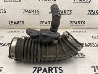 Патрубок воздушн.фильтра левый NISSAN FUGA PY50 VQ35HR 16576EJ70B 2 ракурс