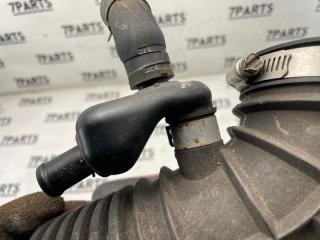 Патрубок воздушн.фильтра левый NISSAN FUGA PY50 VQ35HR 16576EJ70B 4 ракурс