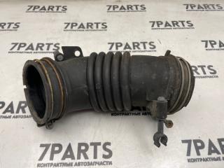 Патрубок воздушн.фильтра TOYOTA VISTA ZZV50 1ZZFE 1788122100 2 ракурс