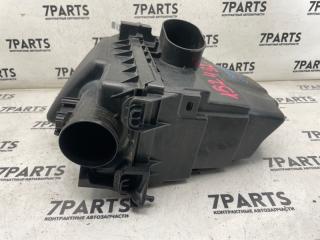 Корпус воздушного фильтра TOYOTA YARIS KSP210 1KRFE 17700-40290 5 ракурс Корпус воздушного фильтра TOYOTA YARIS KSP210 1KRFE 17700-40290 5 ракурс