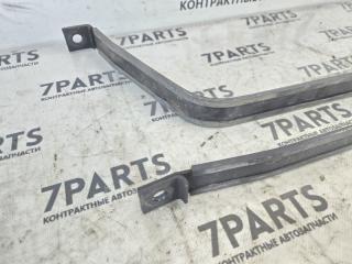 Крепление бака SUZUKI AERIO RD51S M18A 2 ракурс