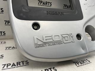 Пластиковая крышка на двс NISSAN SAFARI WTY61 ZD30DDTI 5 ракурс Пластиковая крышка на двс NISSAN SAFARI WTY61 ZD30DDTI 5 ракурс
