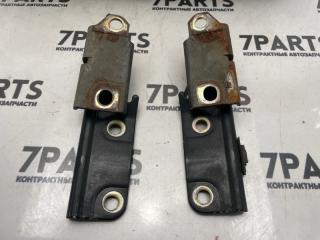 Крепление капота MITSUBISHI PAJERO V65W 6G74 2 ракурс