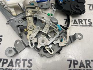Замок двери левый задний MAZDA PREMACY CREW LFVD C245-73-380F 2 ракурс