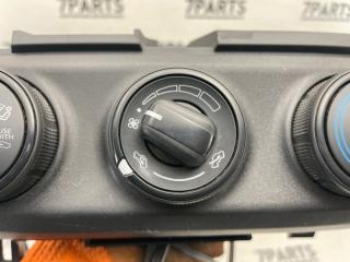 Климат-контроль TOYOTA YARIS KSP210 1KRFE 3 ракурс