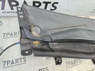 Решетка под лобовое стекло TOYOTA YARIS KSP210 1KRFE 3 ракурс