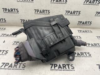 Блок предохранителей TOYOTA YARIS KSP210 1KRFE 3 ракурс