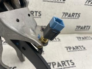 Педаль тормоза NISSAN SAFARI WTY61 ZD30DDTI 2 ракурс