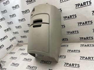 Подстаканник TOYOTA ISIS ZNM10 1ZZFE 3 ракурс