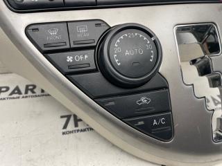 Климат-контроль TOYOTA ISIS ZNM10 1ZZFE 88650-44430 5 ракурс