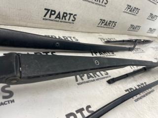 Держатель дворника TOYOTA CELSIOR UCF31 3UZFE 4 ракурс