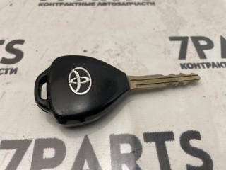 Ключ зажигания TOYOTA ISIS ZNM10 1ZZFE 2 ракурс