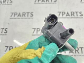 Вакуумный клапан TOYOTA YARIS KSP210 1KRFE 90910-12282 4 ракурс Вакуумный клапан TOYOTA YARIS KSP210 1KRFE 90910-12282 4 ракурс