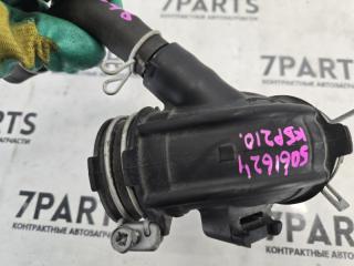 Патрубок воздушн.фильтра TOYOTA YARIS KSP210 1KRFE 1788340010 4 ракурс Патрубок воздушн.фильтра TOYOTA YARIS KSP210 1KRFE 1788340010 4 ракурс