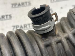 Патрубок воздушн.фильтра правый NISSAN SKYLINE CKV36 VQ37VHR 16576EY00A 3 ракурс