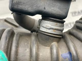 Патрубок воздушн.фильтра левый NISSAN SKYLINE CKV36 VQ37VHR 16576EY00B 4 ракурс