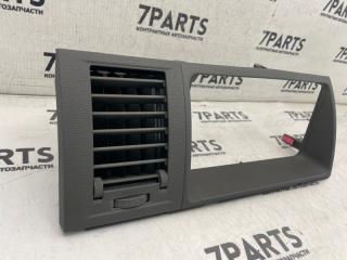 Консоль магнитофона TOYOTA ISIS ZNM10 1ZZFE 2 ракурс