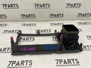 Консоль магнитофона TOYOTA ISIS ZNM10 1ZZFE 5 ракурс
