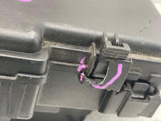 Блок предохранителей HONDA STREAM RN1 D17A 2 ракурс