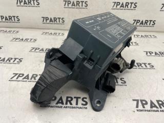 Блок предохранителей NISSAN ELGRAND ALWE50 VG33E 2 ракурс