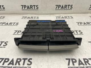 Подстаканник NISSAN ELGRAND 1998