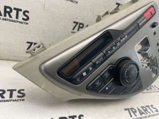 Климат-контроль TOYOTA ISIS ZNM10 1ZZFE 88650-44430 2 ракурс