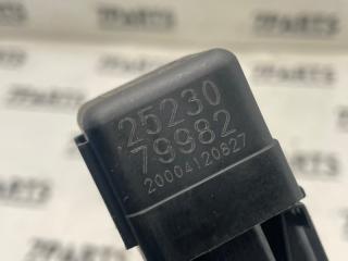 Блок предохранителей NISSAN ELGRAND ALWE50 VG33E 4 ракурс
