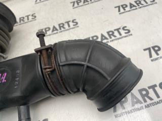 Патрубок воздушн.фильтра NISSAN ELGRAND ALWE50 VG33E 165760W020 3 ракурс