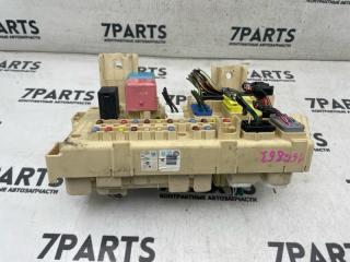 Блок предохранителей TOYOTA AVENSIS AZT250 1AZFSE 8273005100 2 ракурс