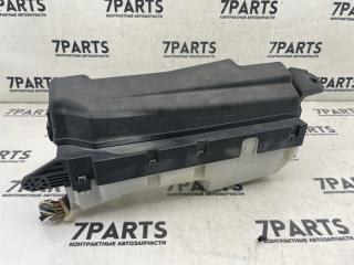 Блок предохранителей TOYOTA AVENSIS AZT250 1AZFSE 8274105030 3 ракурс
