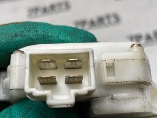 Замок двери правый передний MITSUBISHI DIAMANTE F31A 6G73 MR236560 5 ракурс