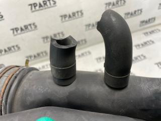 Патрубок воздушн.фильтра NISSAN ELGRAND ALWE50 VG33E 165760W700 4 ракурс